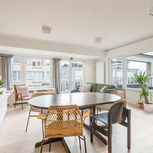 Appartement Modern And Bright Seaside App W Seaview & Terrace, Oostende